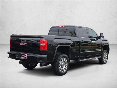 Used 2015 GMC Sierra 2500 Denali w/ Duramax Plus Package image 5