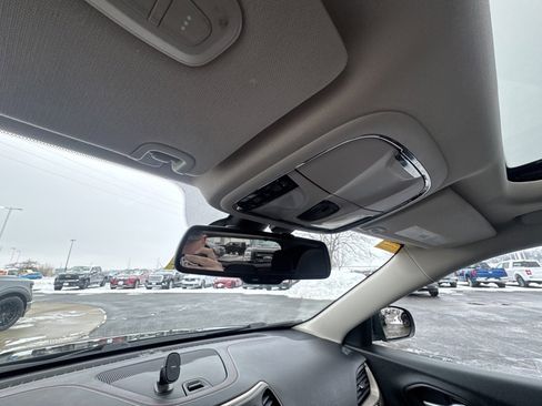 Used 2016 Jeep Cherokee 75th Anniversary image 27