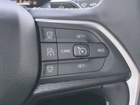 New 2025 Jeep Grand Cherokee L Altitude AWD/4WD image 27