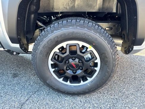 New 2025 Toyota Tacoma TRD Off-Road image 15
