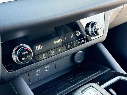 New 2026 Mitsubishi Outlander ES image 11