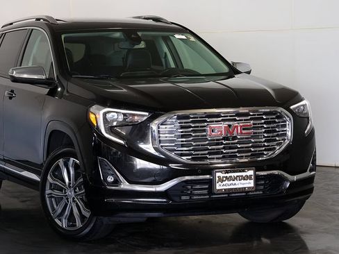 Used 2020 GMC Terrain Denali w/ Denali Premium Package AWD/4WD image 6