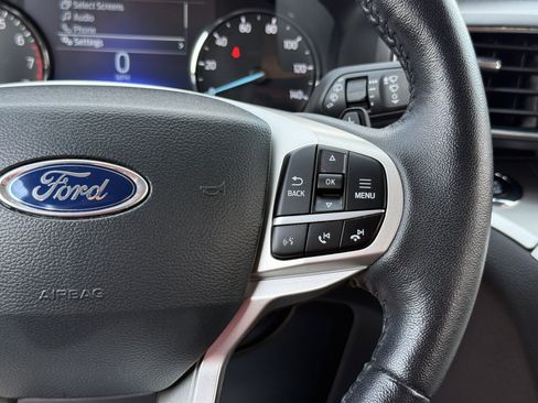 Used 2021 Ford Explorer XLT w/ Equipment Group 202A AWD/4WD image 21