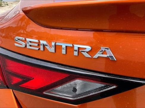 Certified 2025 Nissan Sentra SR FWD image 31