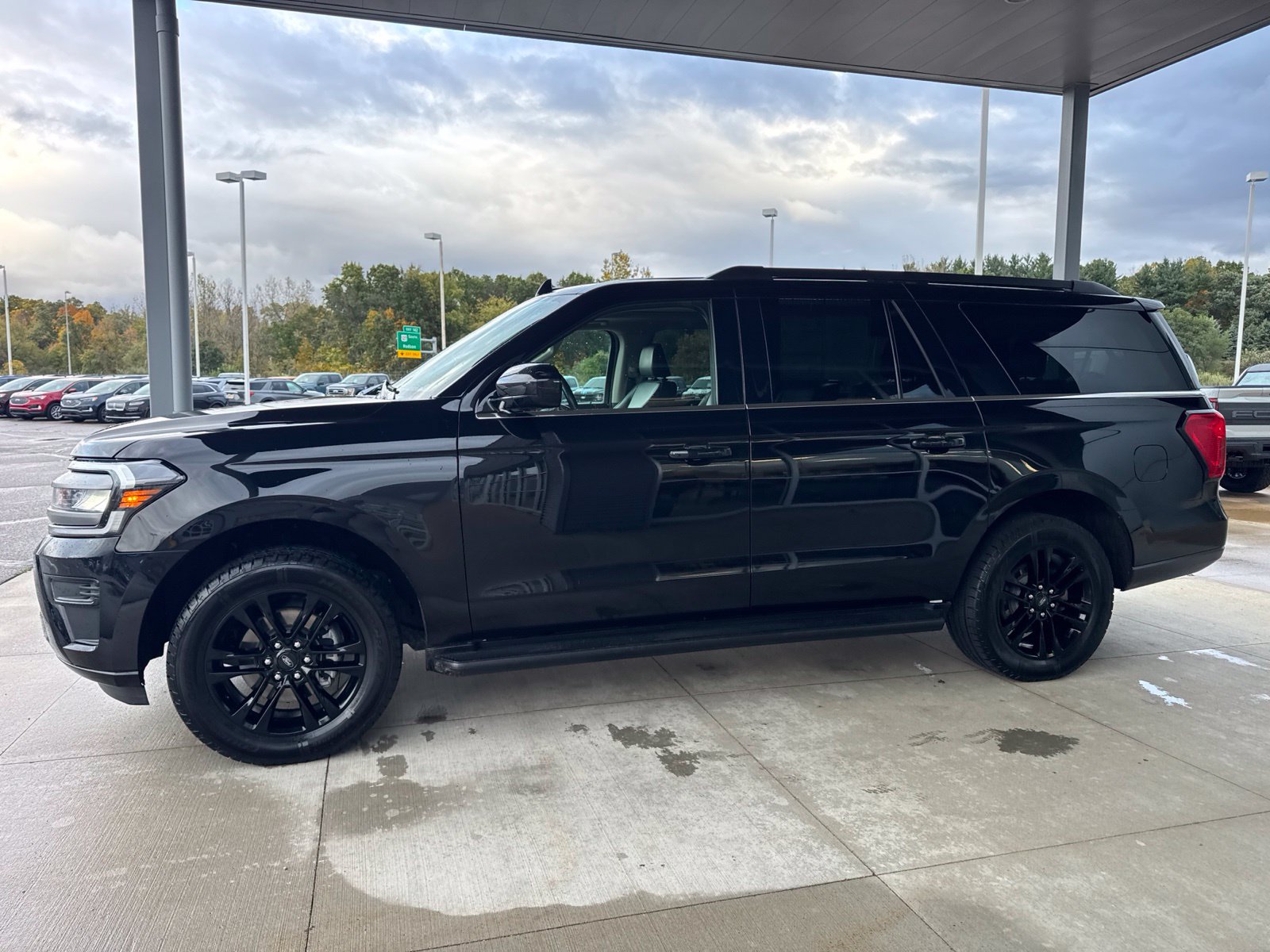 Certified 2024 Ford Expedition Max XLT AWD/4WD image 4