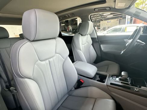 Used 2025 Audi Q5 2.0T Premium Plus w/ Premium Plus Package AWD/4WD image 27