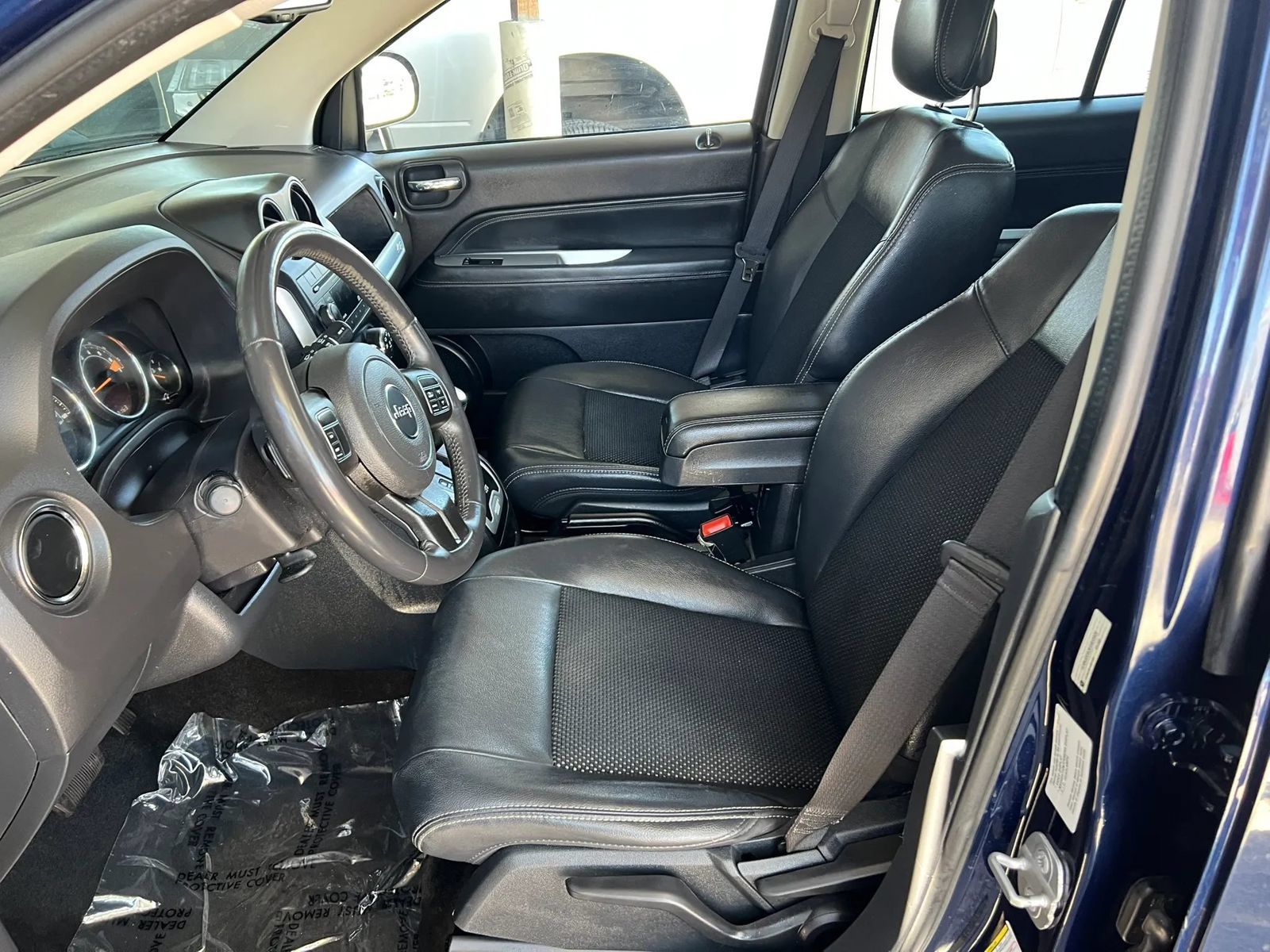 Used 2014 Jeep Compass Latitude AWD/4WD image 8