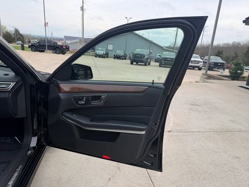 Used 2014 Mercedes-Benz E 350 4MATIC Sedan image 46