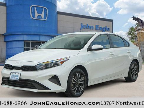 Used 2023 Kia Forte LXS FWD image 1