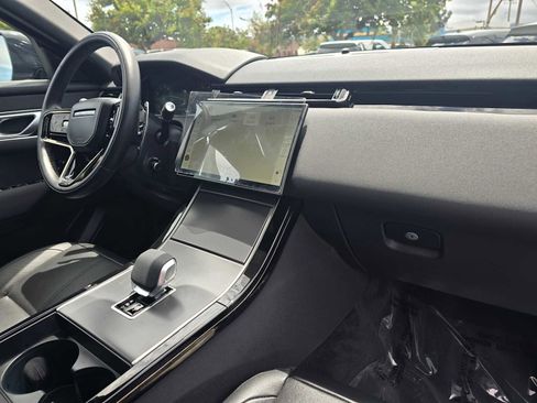 New 2025 Land Rover Range Rover Velar Dynamic SE image 12