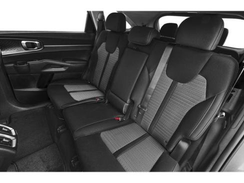Used 2023 Kia Sorento LX image 16