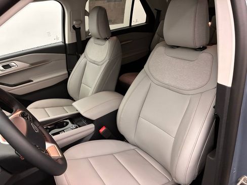 New 2026 Ford Explorer Active w/ Active Comfort Package image 19