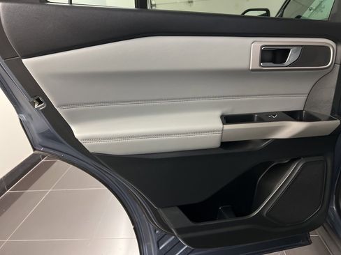 Certified 2021 Ford Explorer XLT w/ Equipment Group 202A image 33