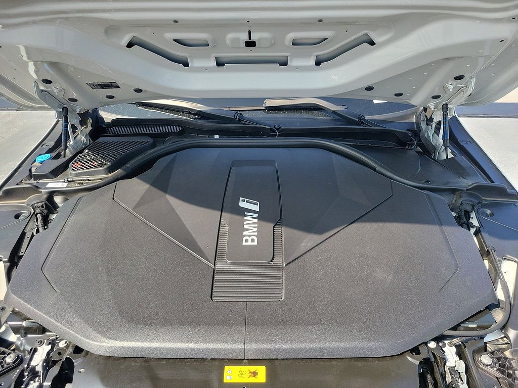 Used 2024 BMW i5 eDrive40i w/ Convenience Package RWD image 34