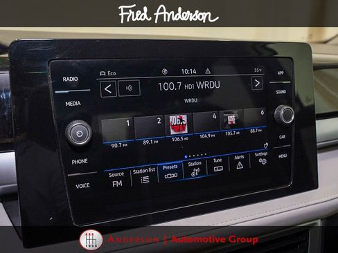 Used 2025 Volkswagen Taos SE AWD/4WD image 12