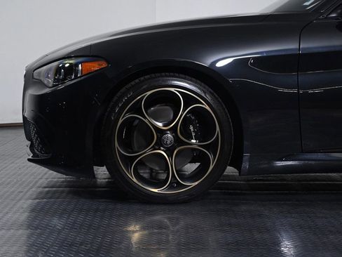 Used 2025 Alfa Romeo Giulia Intensa w/ Driving Assist Package image 24