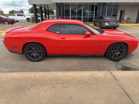 Used 2019 Dodge Challenger GT w/ Plus Package RWD image 6