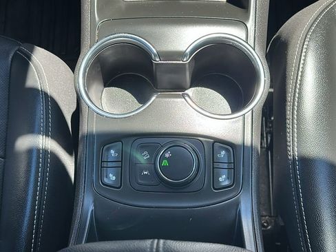 Used 2022 GMC Terrain SLT image 27