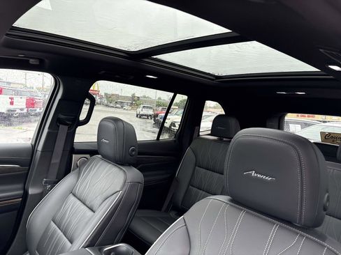 Used 2025 Buick Enclave Avenir w/ Super Cruise Package AWD/4WD image 12