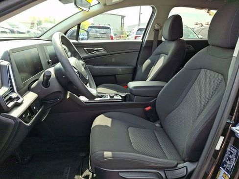 Used 2023 Kia Sportage LX image 13