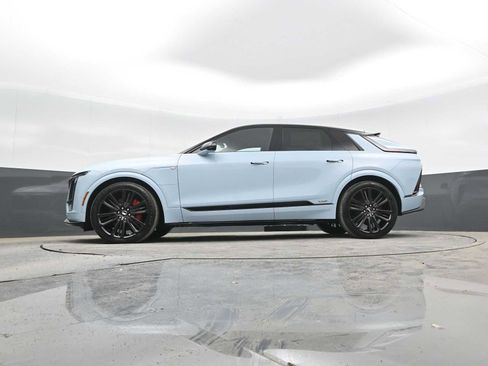 New 2026 Cadillac Lyriq V image 38