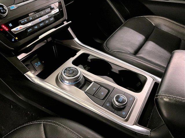 Used 2020 Ford Explorer XLT w/ Equipment Group 202A AWD/4WD image 16