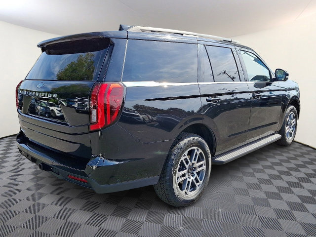 Certified 2025 Ford Expedition Active AWD/4WD image 6