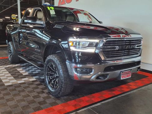 Used 2019 RAM 1500 Laramie AWD/4WD image 2