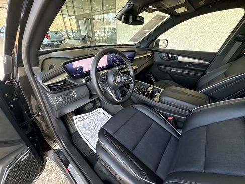 Certified 2025 Buick Enclave Preferred image 10