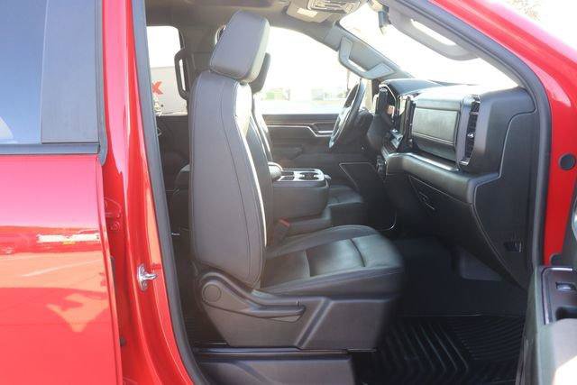 Used 2025 Chevrolet Silverado 2500 LT w/ Leather Package AWD/4WD image 31
