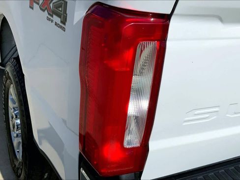 Used 2024 Ford F250 XLT w/ FX4 Off-Road Package image 55