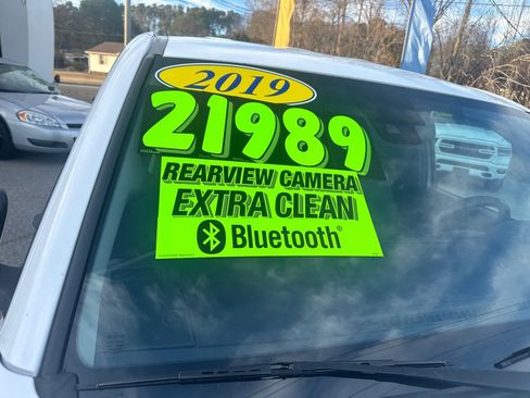 Used 2019 Toyota Tacoma SR image 39