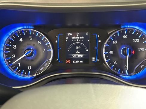 Used 2020 Chrysler Pacifica Touring w/ S Appearance Package image 21