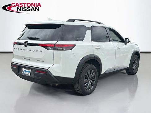 Used 2023 Nissan Pathfinder SV AWD/4WD image 6