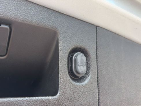 Used 2018 Chevrolet Tahoe LT AWD/4WD image 19