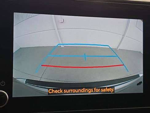 Used 2023 Toyota Highlander L image 23