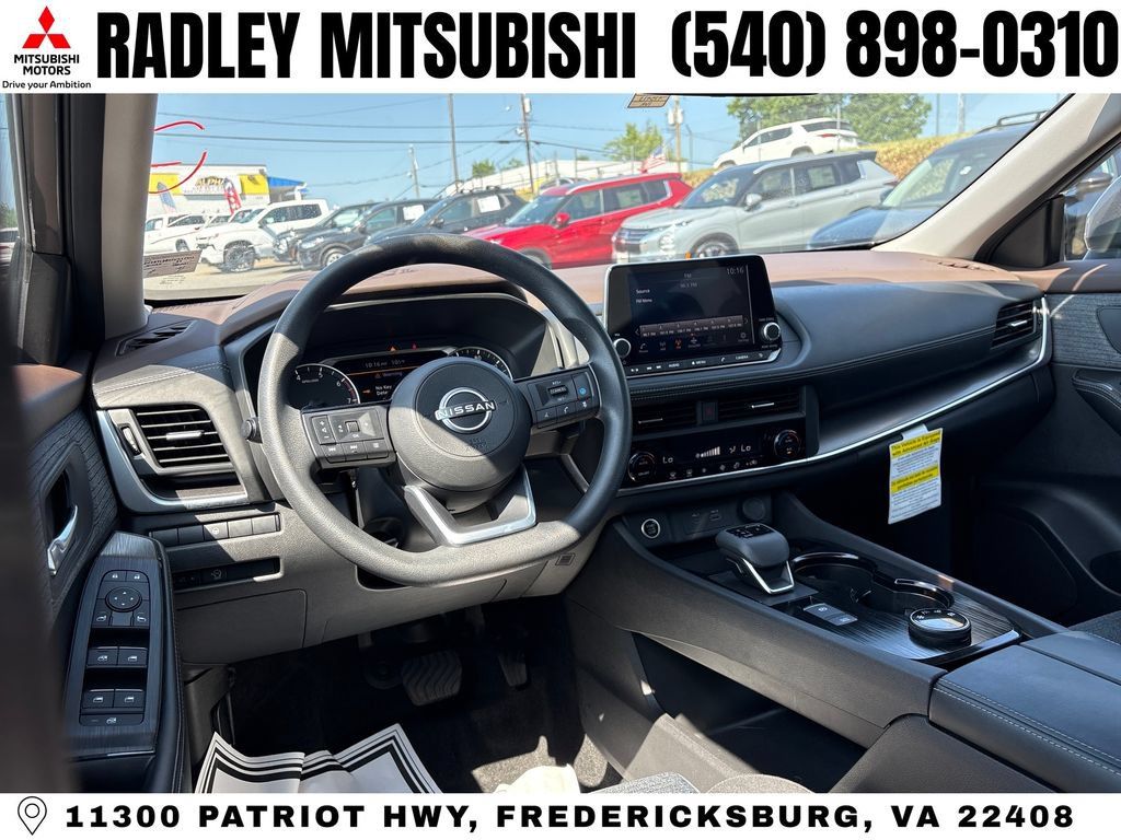 Used 2023 Nissan Rogue SV AWD/4WD image 13