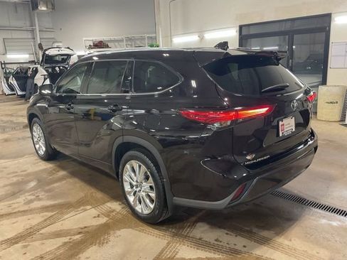 Used 2020 Toyota Highlander Limited image 4
