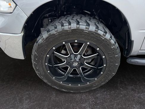Used 2019 RAM 1500 Big Horn AWD/4WD image 9