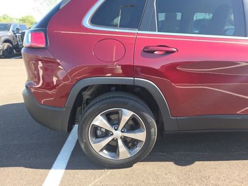Used 2019 Jeep Cherokee Limited FWD image 7