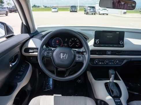Used 2025 Honda HR-V LX image 15