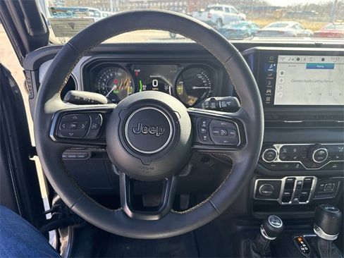 Used 2024 Jeep Wrangler Unlimited w/ Convenience Group image 14