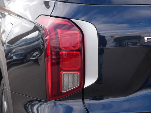 Used 2024 Hyundai Palisade SEL w/ Premium Package image 17