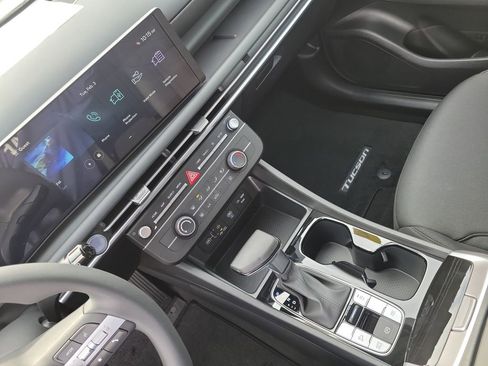 Used 2026 Hyundai Tucson SE image 23