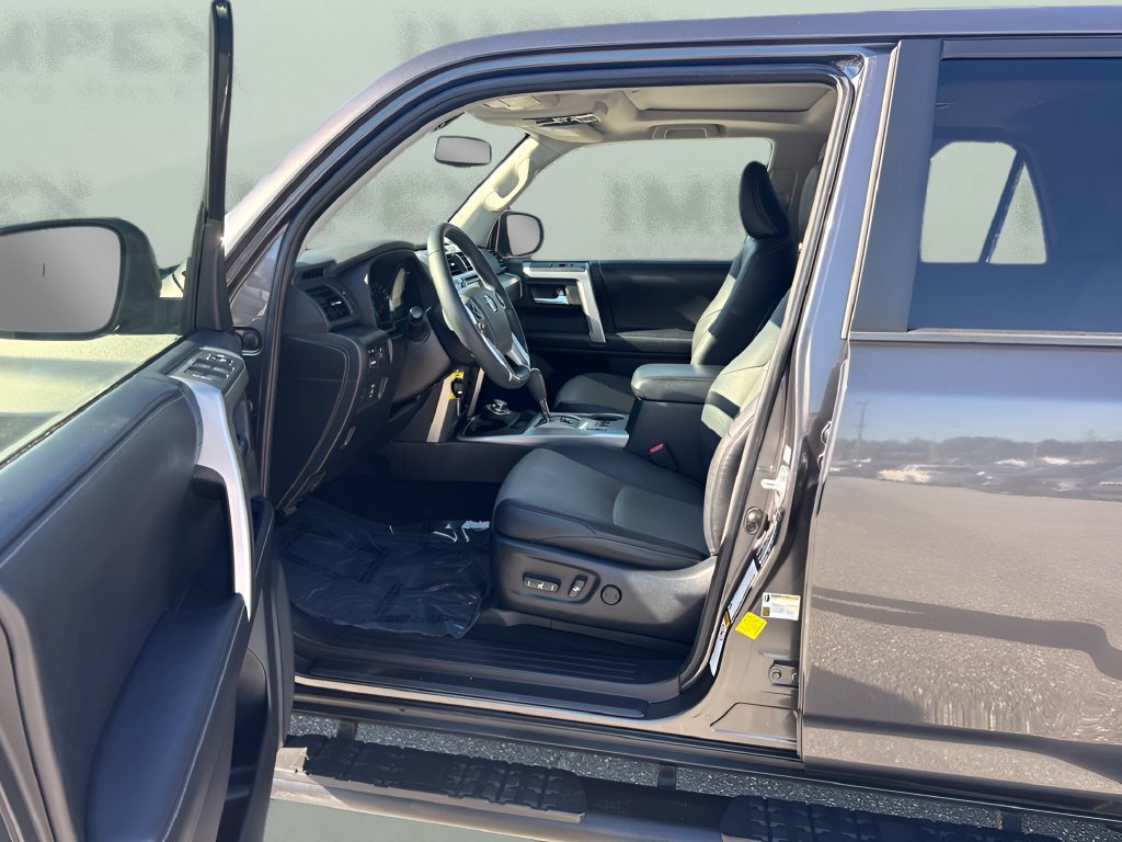 Used 2017 Toyota 4Runner SR5 Premium AWD/4WD image 9