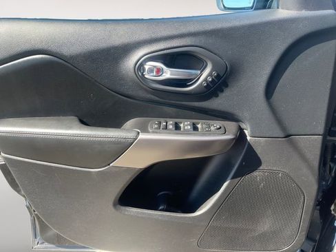 Used 2020 Jeep Cherokee Limited image 26