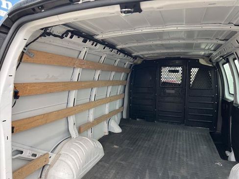 Used 2019 Chevrolet Express 2500 w/ Driver Convenience Package RWD image 6