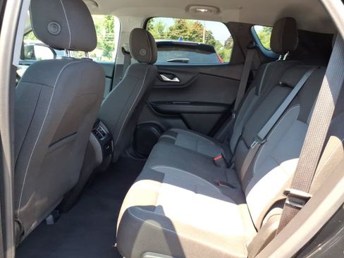 Used 2025 Chevrolet Blazer LT AWD/4WD image 13