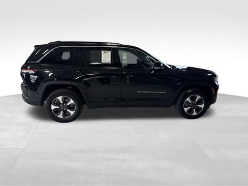 Used 2024 Jeep Grand Cherokee Limited 4xe w/ Luxury Tech Group II AWD/4WD image 7