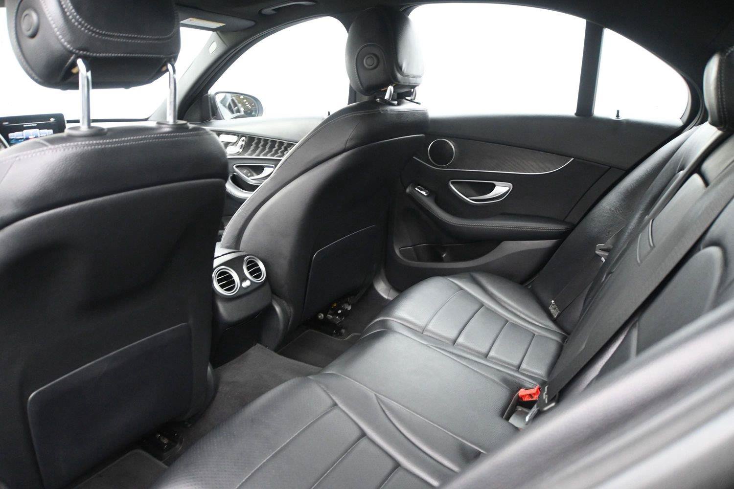 Used 2018 Mercedes-Benz C 300 4MATIC Sedan image 9